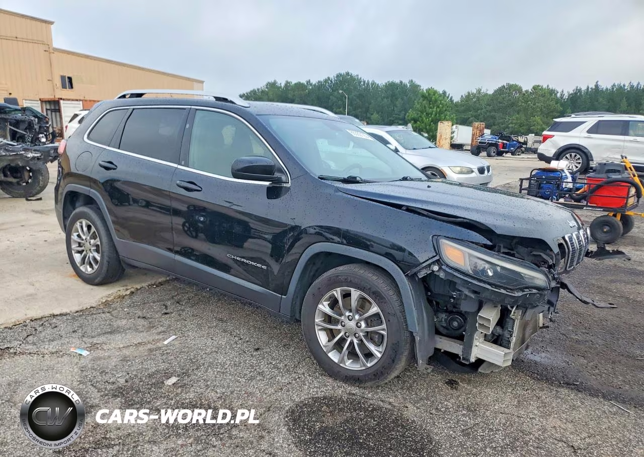 2019 Jeep Cherokee Latitude Plus VIN:1C4PJLLB2KD154702 - 4