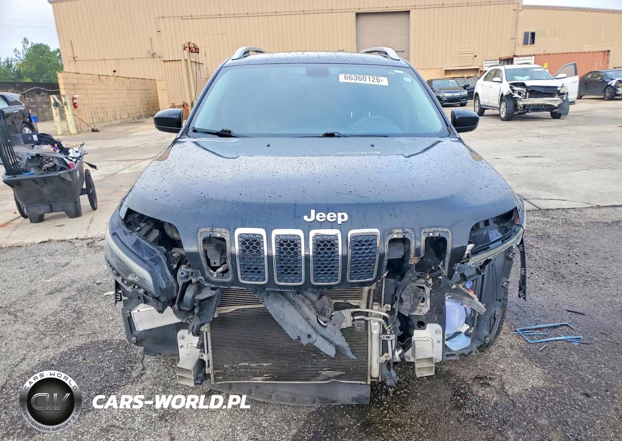2019 Jeep Cherokee Latitude Plus VIN:1C4PJLLB2KD154702 - 5