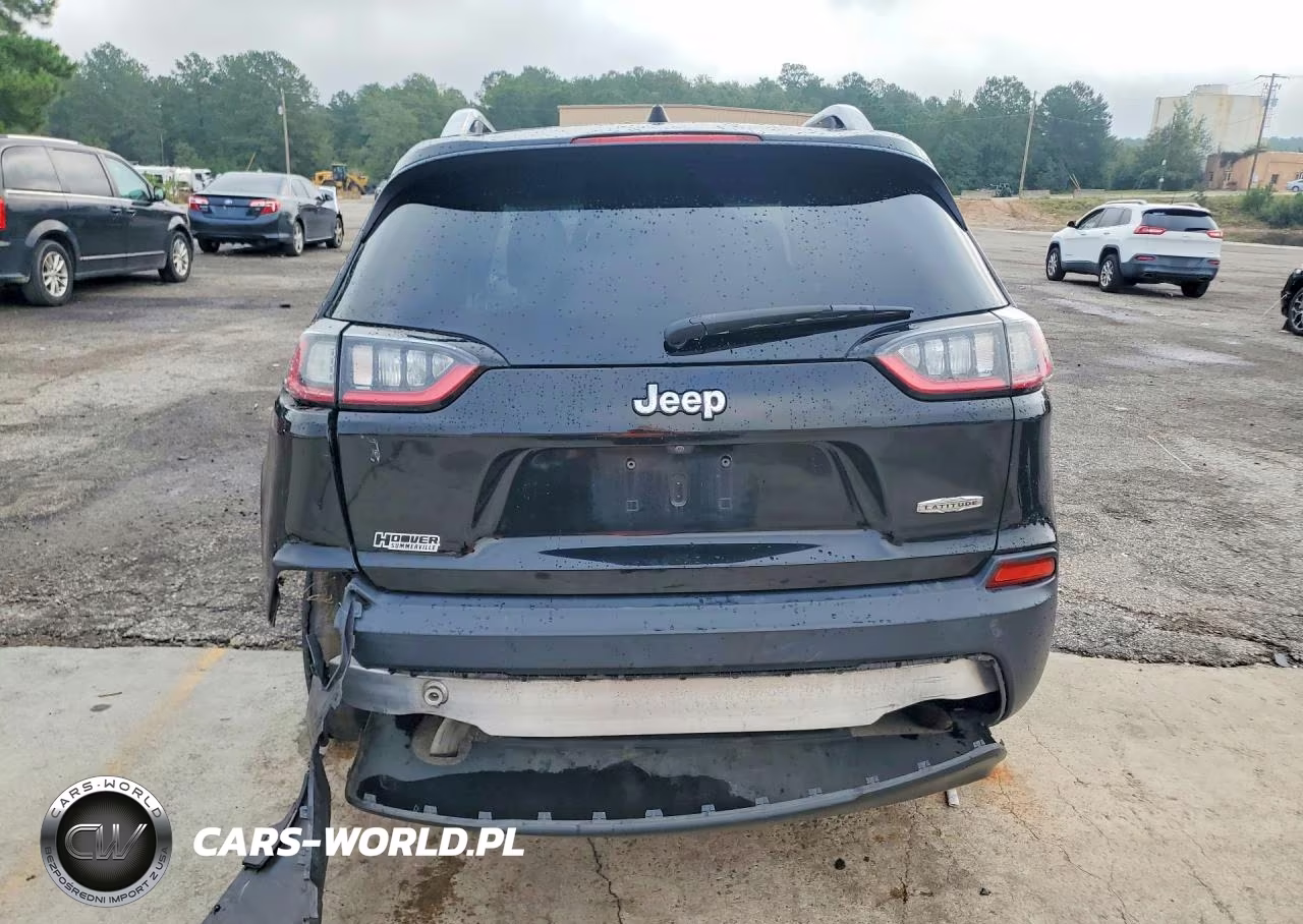 2019 Jeep Cherokee Latitude Plus VIN:1C4PJLLB2KD154702 - 6