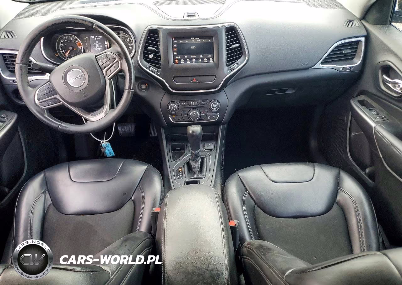 2019 Jeep Cherokee Latitude Plus VIN:1C4PJLLB2KD154702 - 8