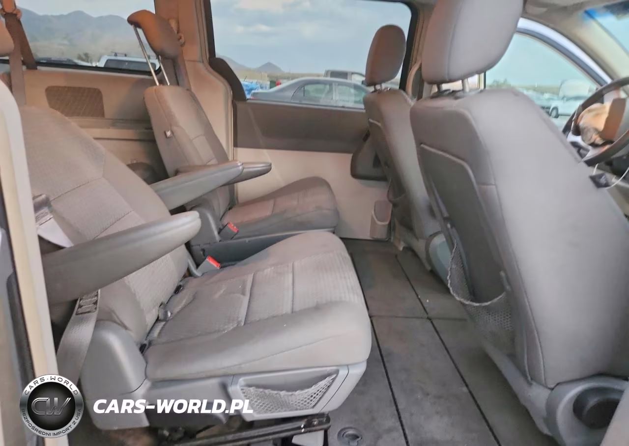 2009 Chrysler Town & Country Lx VIN:2A8HR44E29R516054 - 11