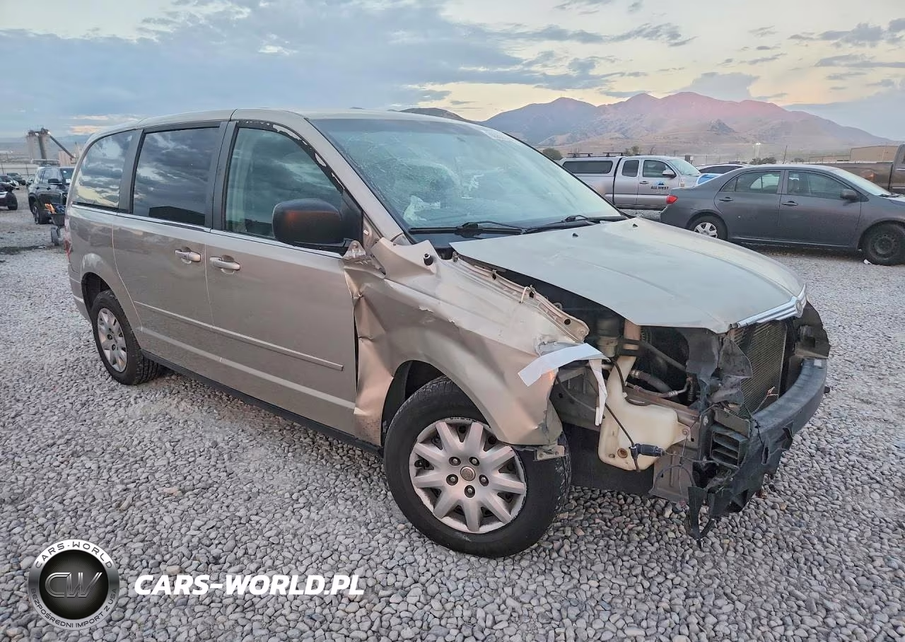 2009 Chrysler Town & Country Lx VIN:2A8HR44E29R516054 - 4