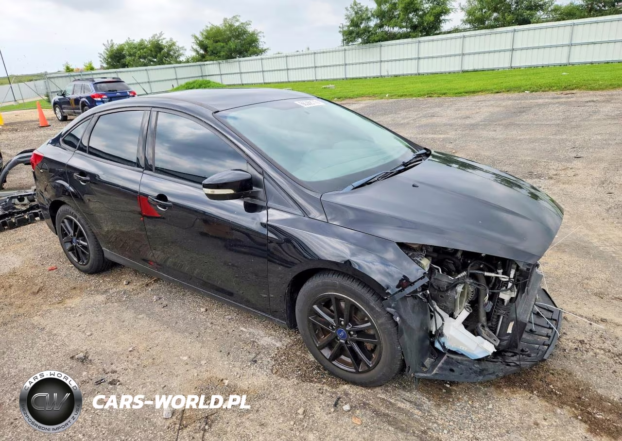 2016 Ford Focus Se VIN:1FADP3F29GL250794 - 4