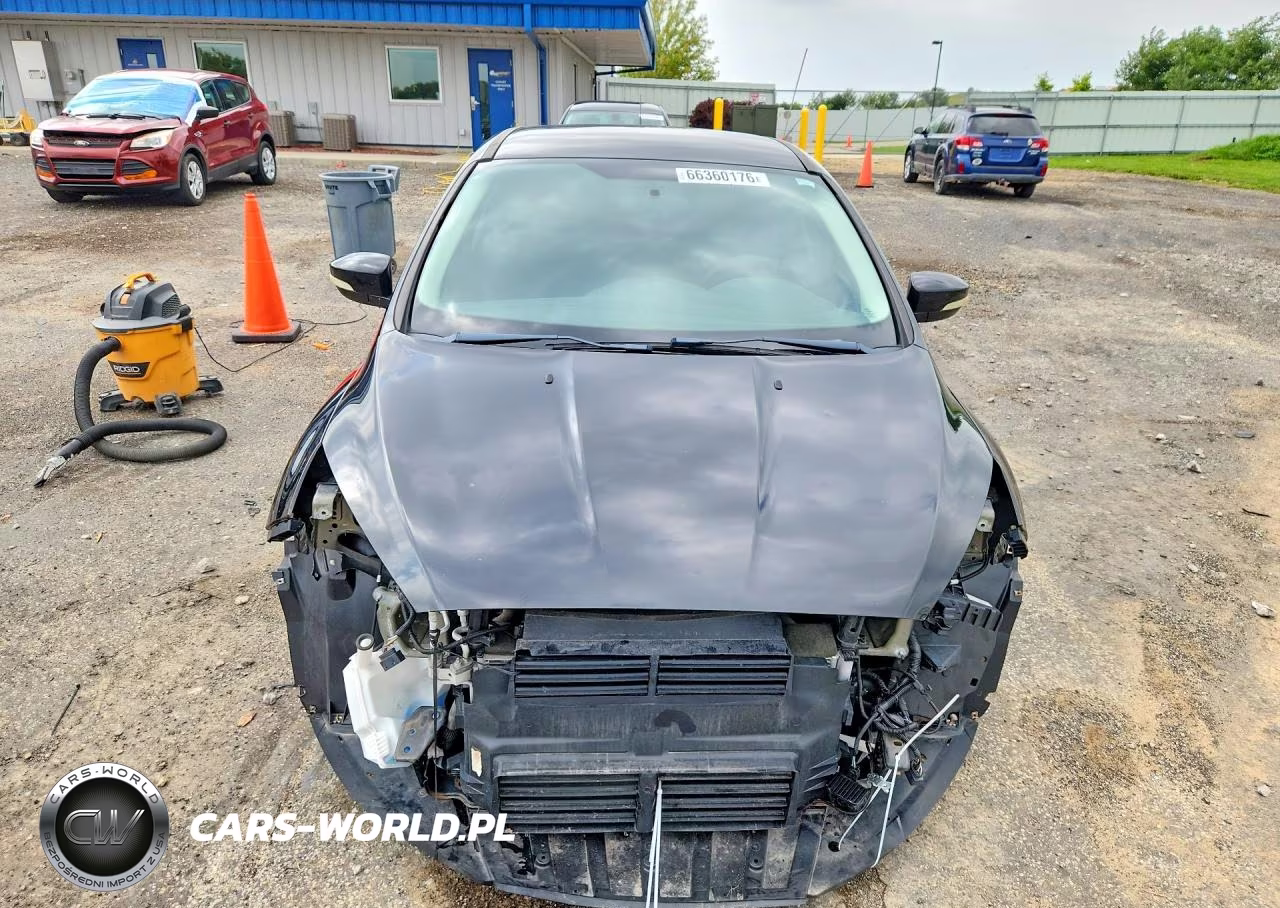 2016 Ford Focus Se VIN:1FADP3F29GL250794 - 5