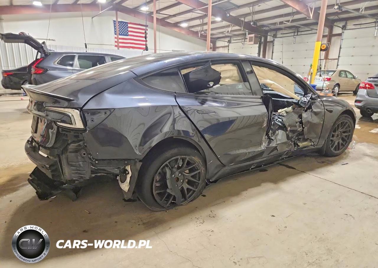 2024 Tesla Model 3 VIN:5YJ3E1EB1RF812131 - 3