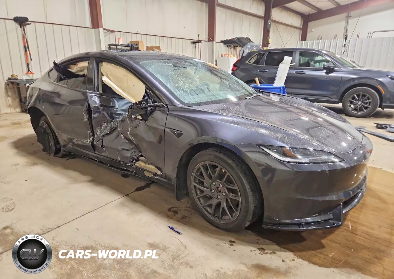 2024 Tesla Model 3 VIN:5YJ3E1EB1RF812131 - 4
