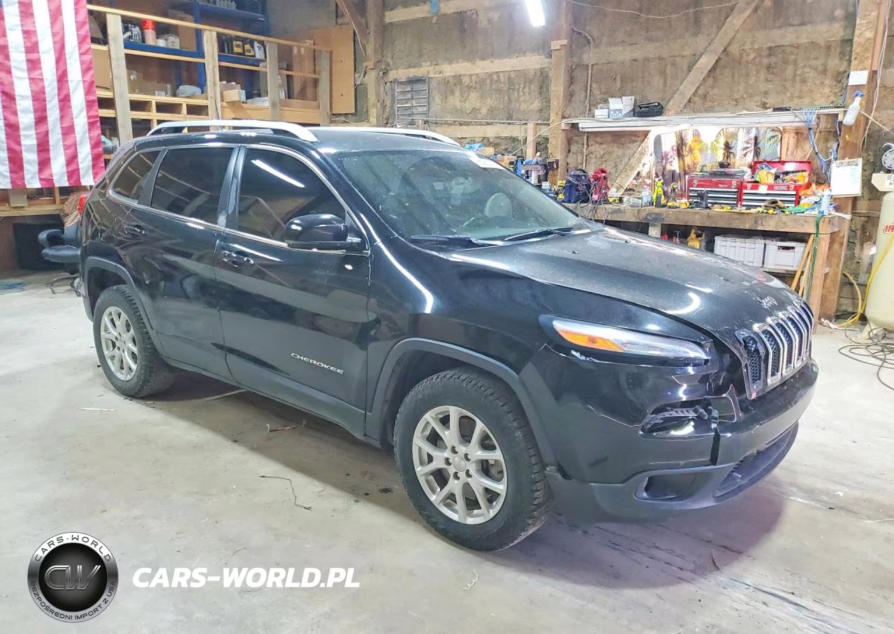 2018 Jeep Cherokee Latitude Plus VIN:1C4PJMLX3JD608147 - 4