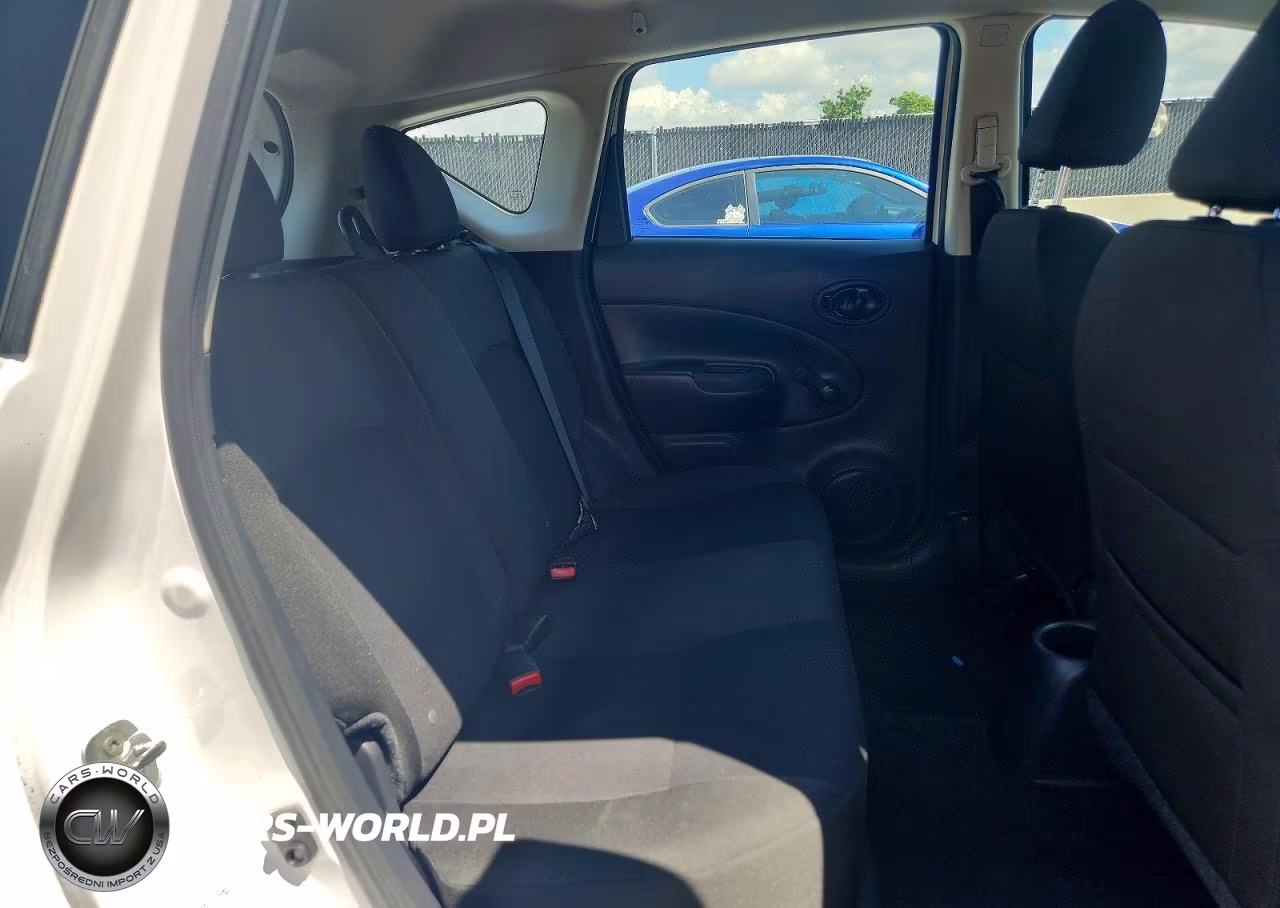 2018 Nissan Versa Note S VIN:3N1CE2CP7JL370582 - 10