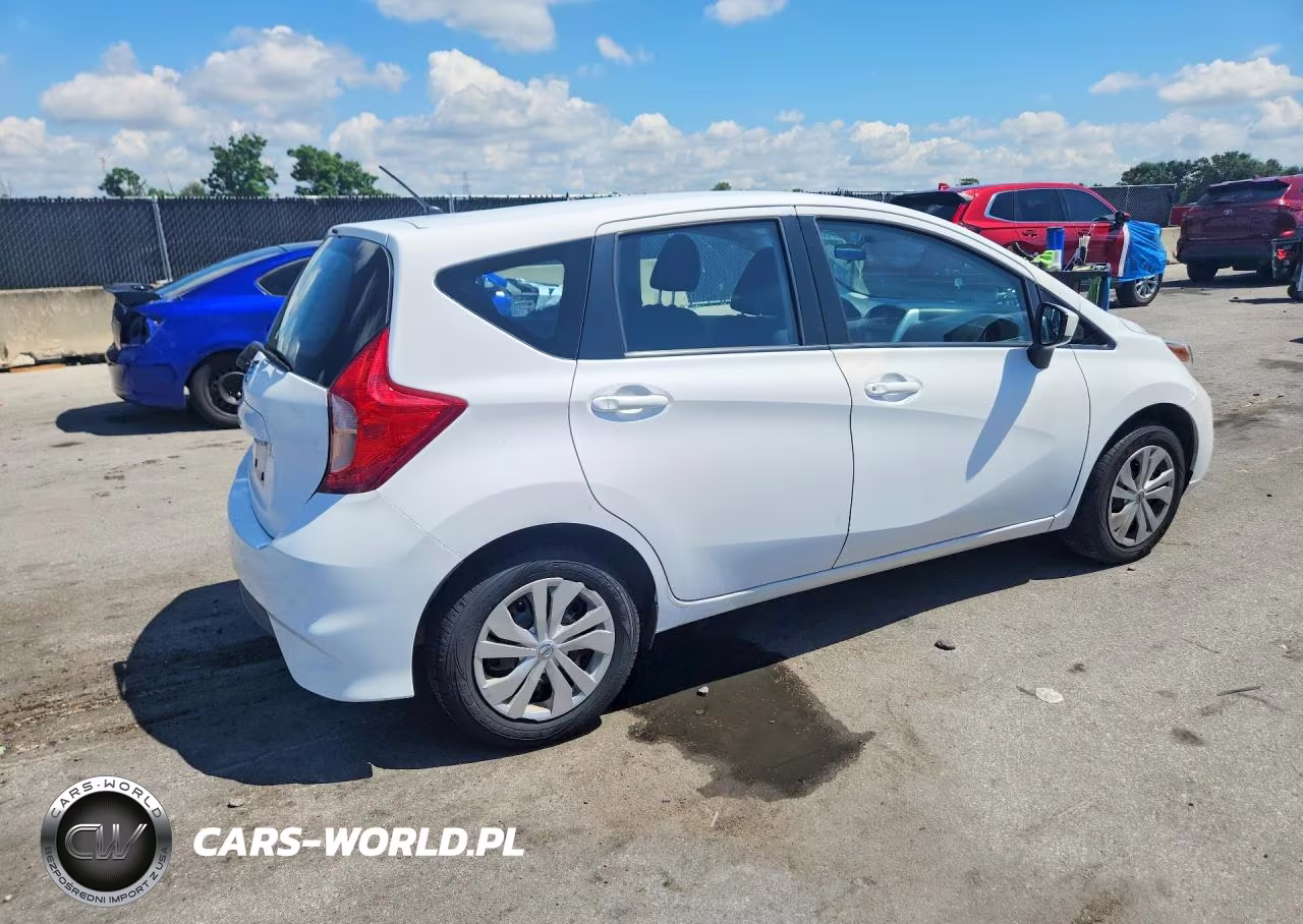 2018 Nissan Versa Note S VIN:3N1CE2CP7JL370582 - 3