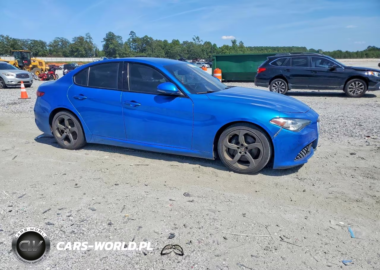 2018 Alfa Romeo Giulia VIN:ZARFAEBN6J7566840 - 4