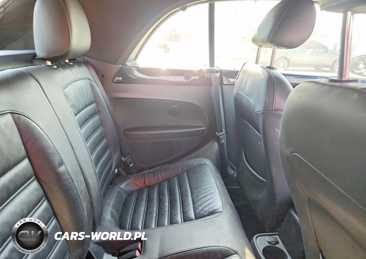 2013 Volkswagen Beetle Turbo VIN:3VW7T7AT4DM822744 - 10