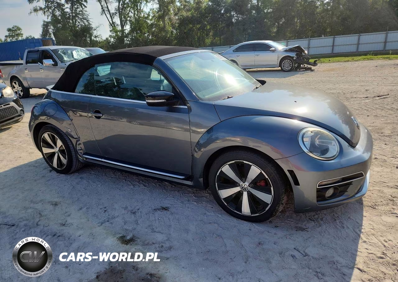 2013 Volkswagen Beetle Turbo VIN:3VW7T7AT4DM822744 - 4