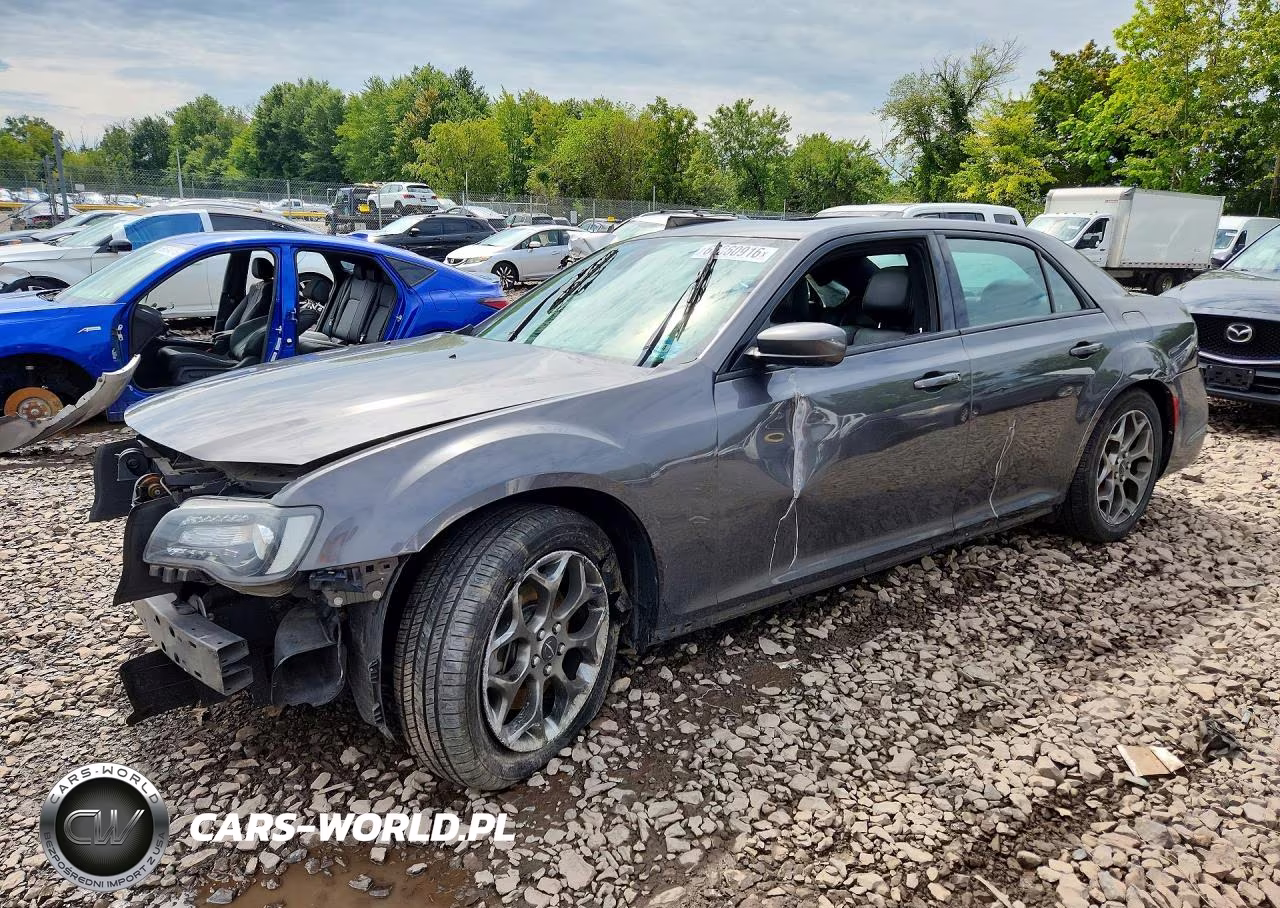 2015 Chrysler 300 S VIN:2C3CCAGG8FH892357 - 1