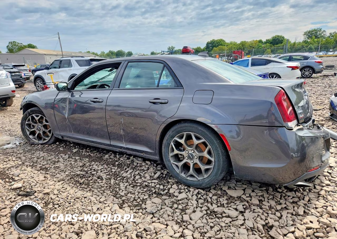 2015 Chrysler 300 S VIN:2C3CCAGG8FH892357 - 2