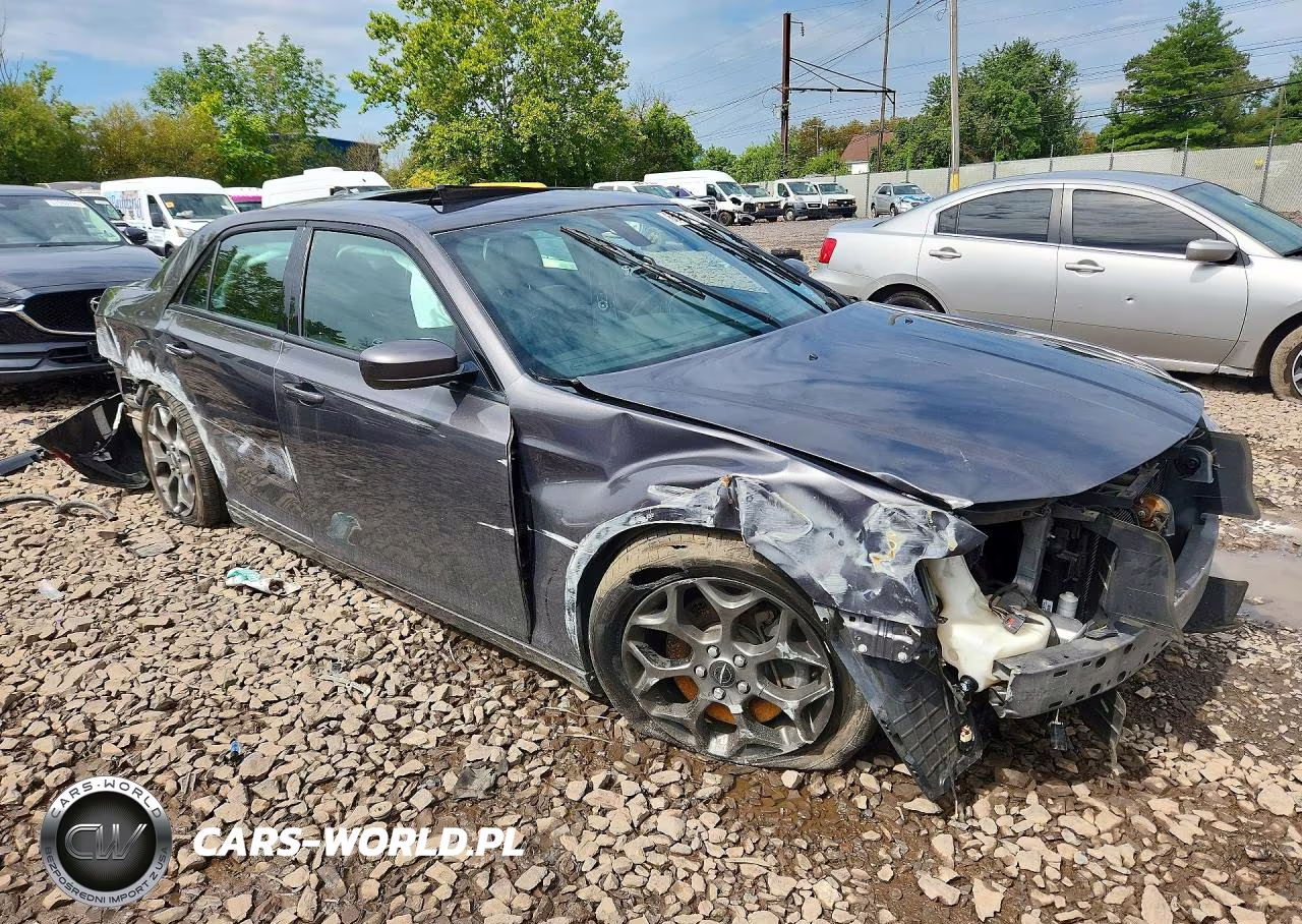 2015 Chrysler 300 S VIN:2C3CCAGG8FH892357 - 4