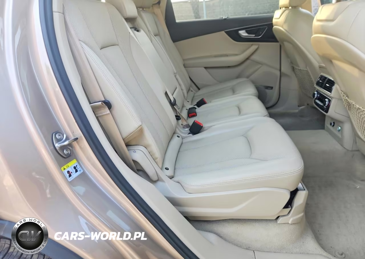 2019 Audi Q7 Premium Plus VIN:WA1LAAF76KD003639 - 10