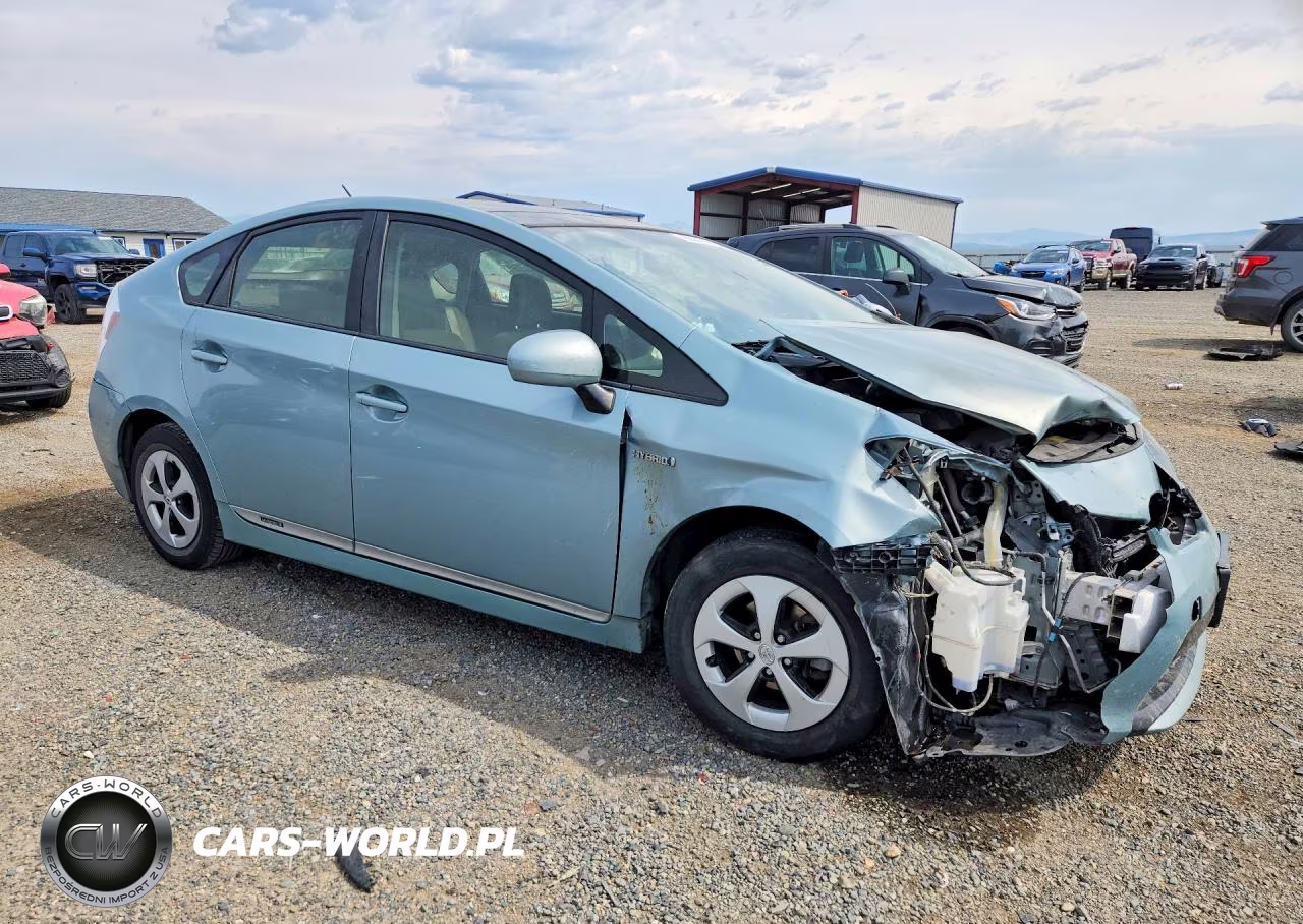 2013 Toyota Prius Three VIN:JTDKN3DUXD1690218 - 4