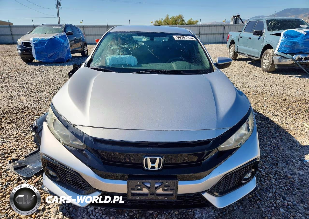 2018 Honda Civic Sport VIN:SHHFK7H48JU413855 - 5