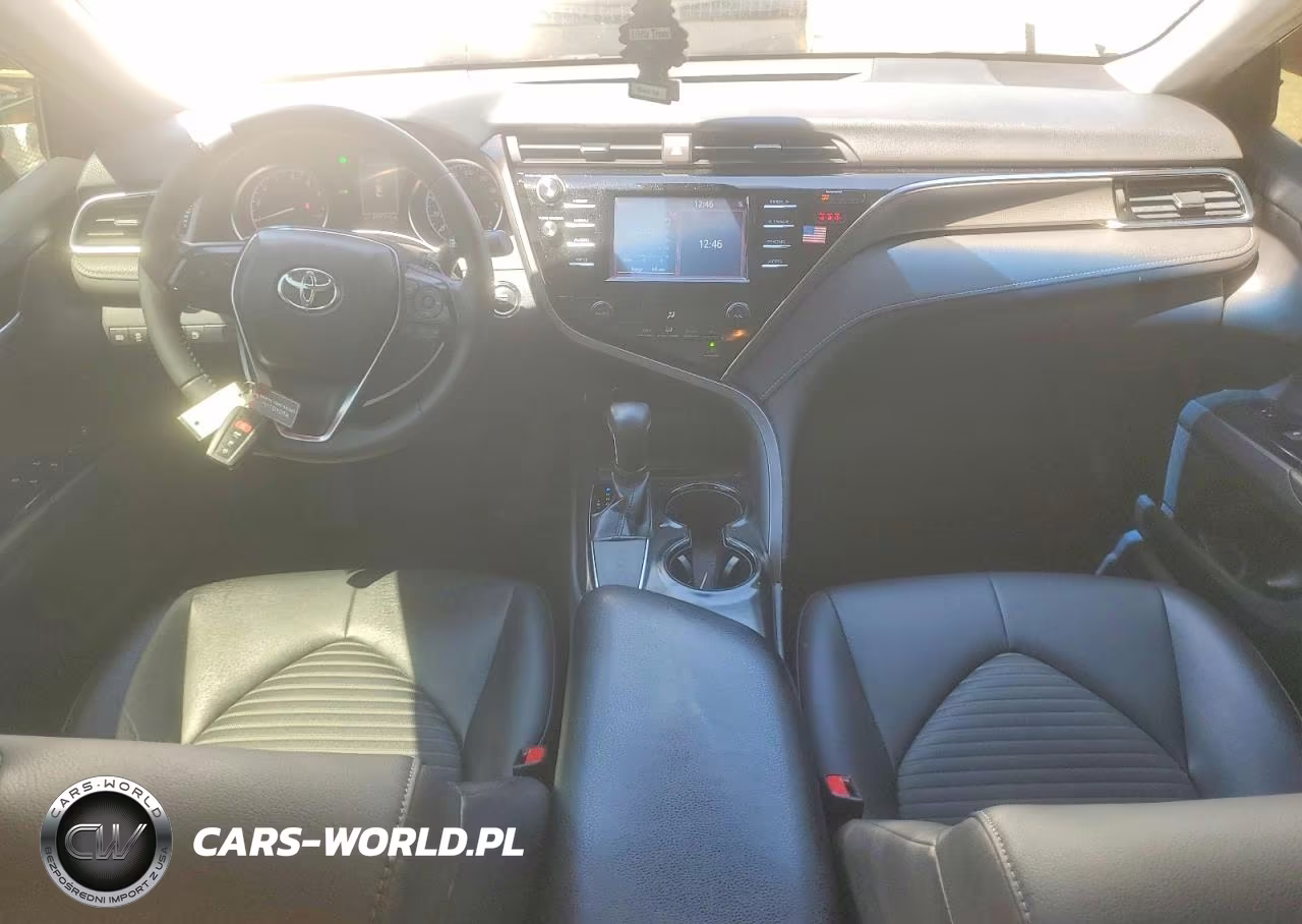 2018 Toyota Camry Se VIN:JTNB11HK3J3050694 - 8
