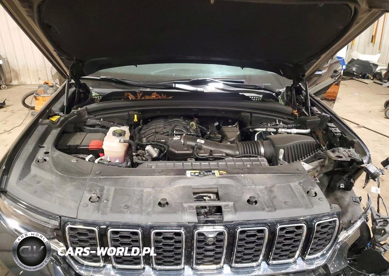 2025 Jeep Grand Cherokee Limited VIN:1C4RJHBGXS8635843 - 12