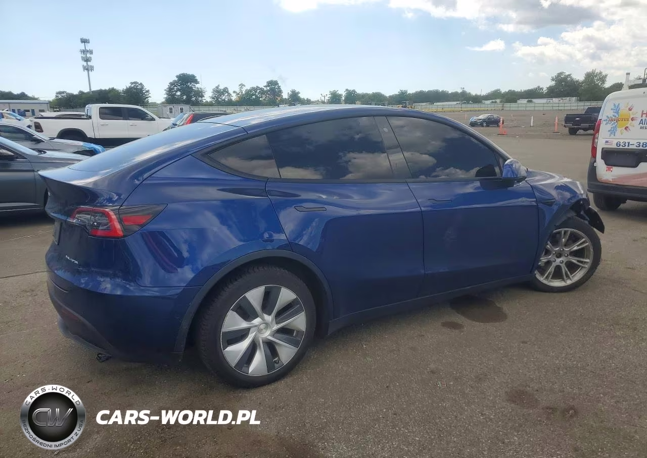 2020 Tesla Model Y VIN:5YJYGDEE2LF045263 - 3