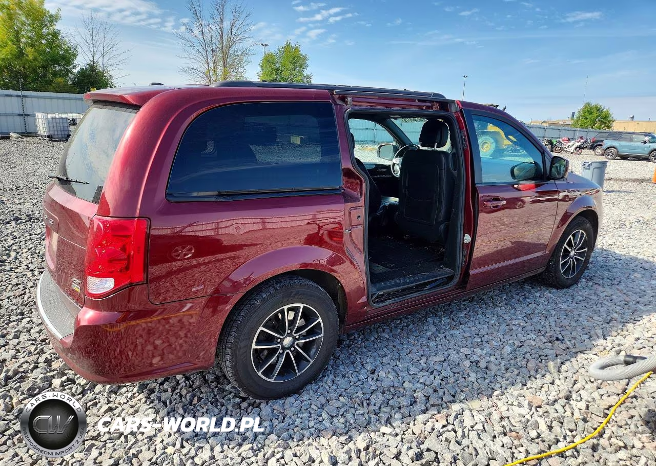 2018 Dodge Grand Caravan Gt VIN:2C4RDGEG0JR301191 - 3