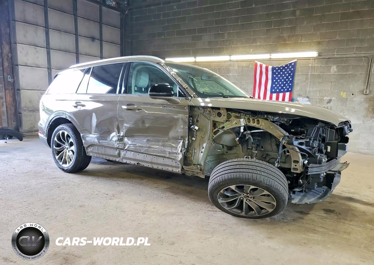 2025 Lincoln Aviator Reserve VIN:5LM5J7XC3SGL20427 - 4
