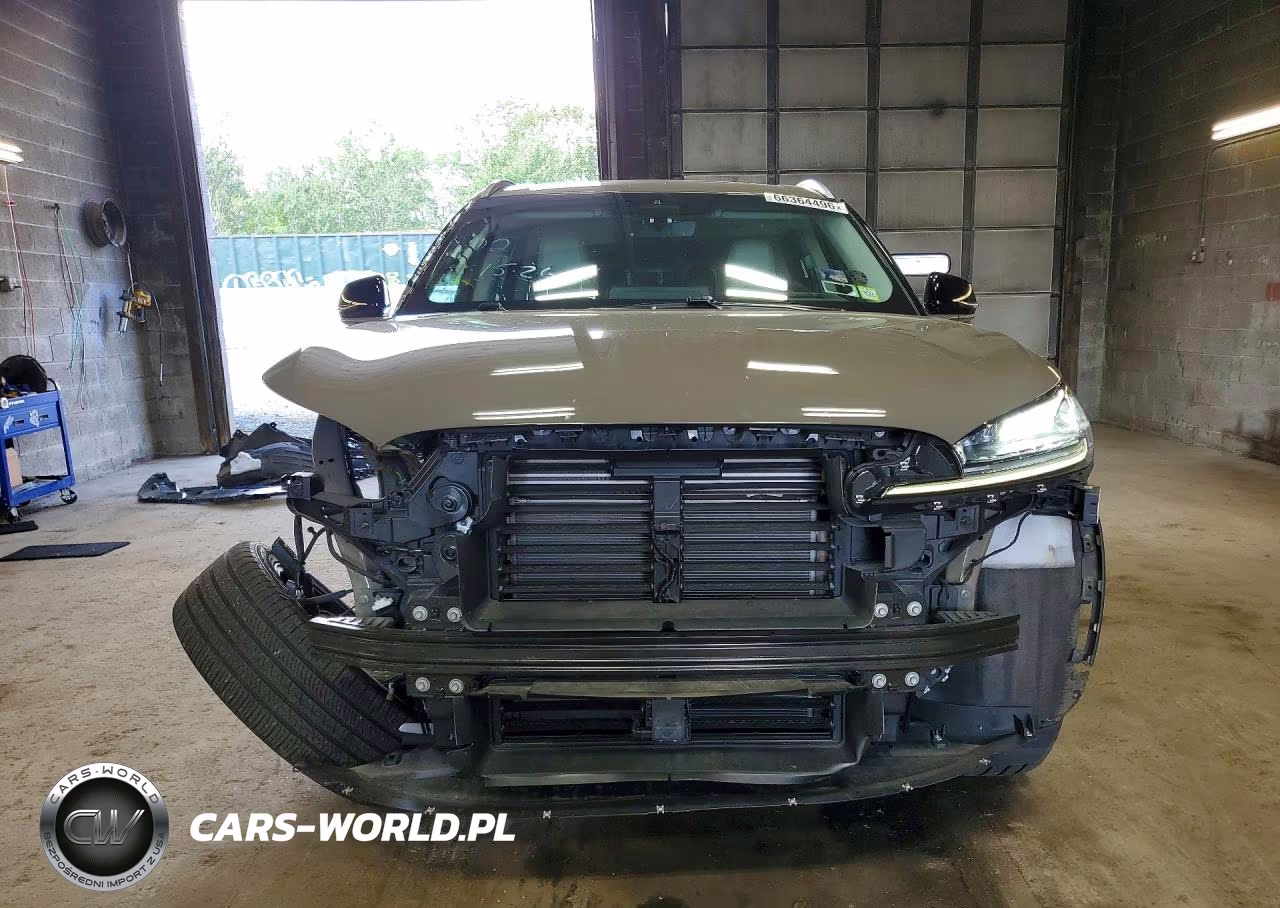 2025 Lincoln Aviator Reserve VIN:5LM5J7XC3SGL20427 - 5