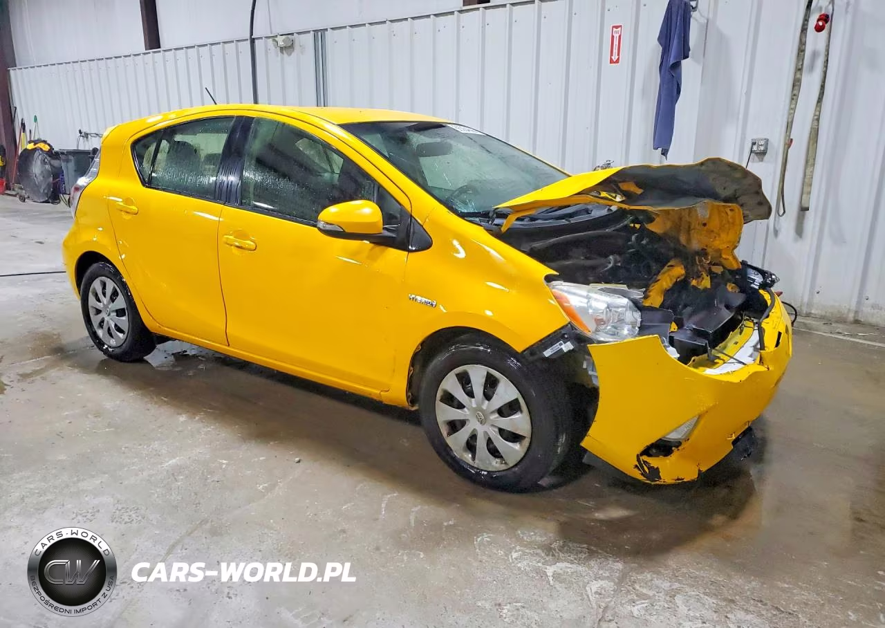2014 Toyota Prius C Two VIN:JTDKDTB36E1083201 - 4