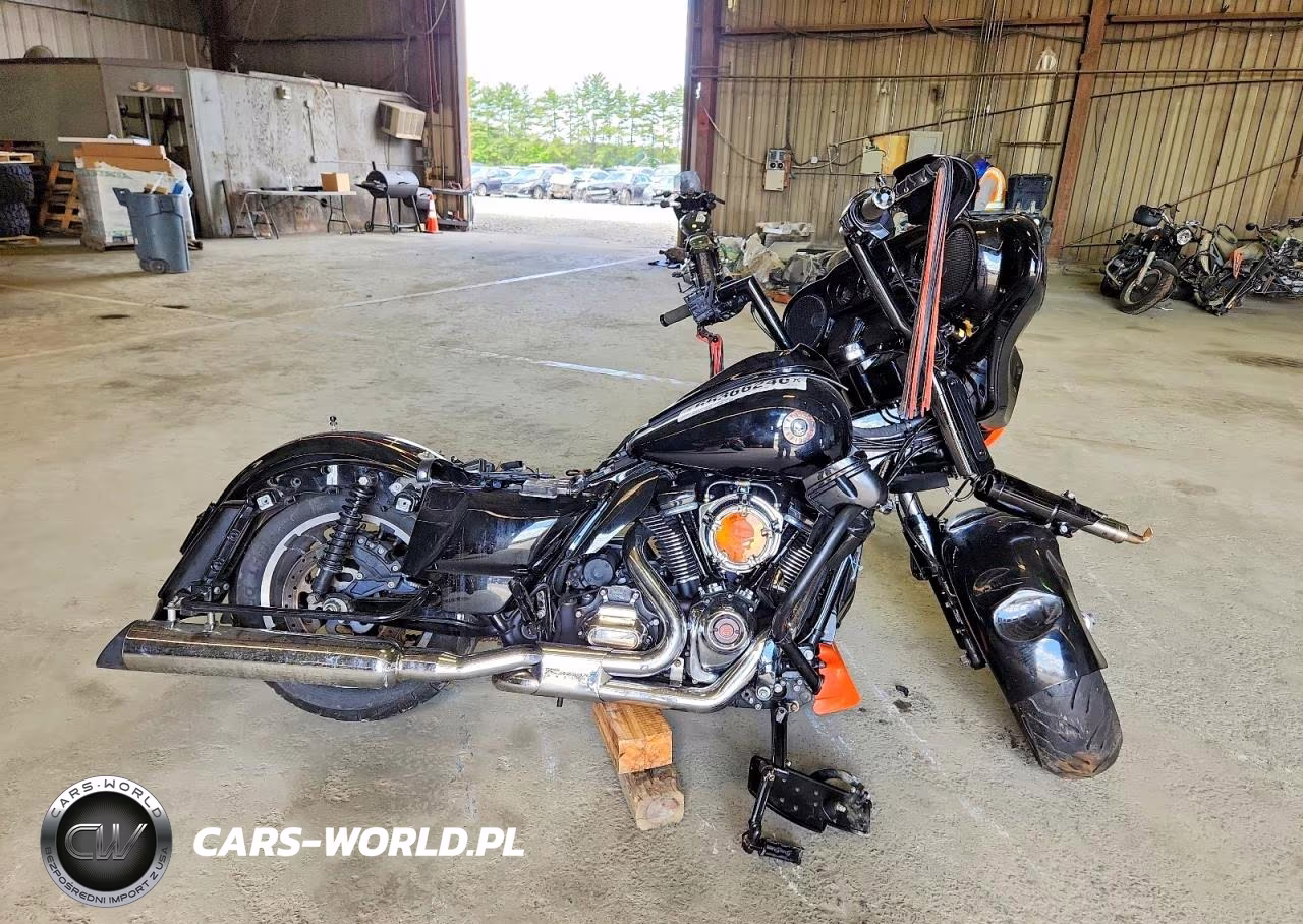 2017 Harley-Davidson Flhxs Street Glide Special VIN:1HD1KRC14HB602163 - 1