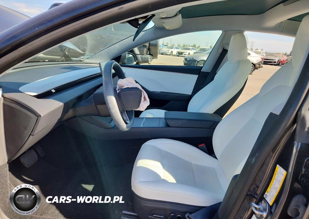 2025 Tesla Model 3 VIN:5YJ3E1EA1SF002270 - 7