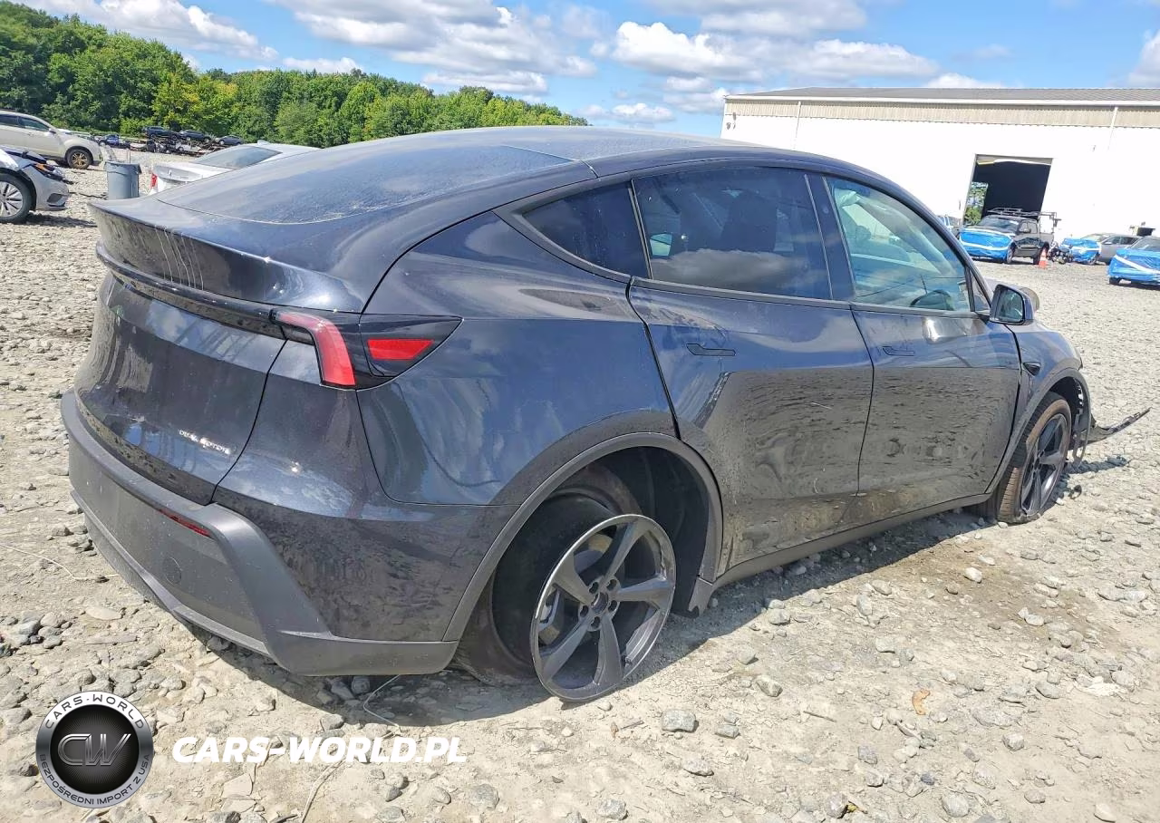 2026 Tesla Model Y VIN:7SAYGDEEXTA673510 - 3