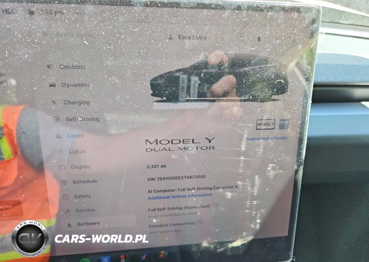 2026 Tesla Model Y VIN:7SAYGDEEXTA673510 - 9