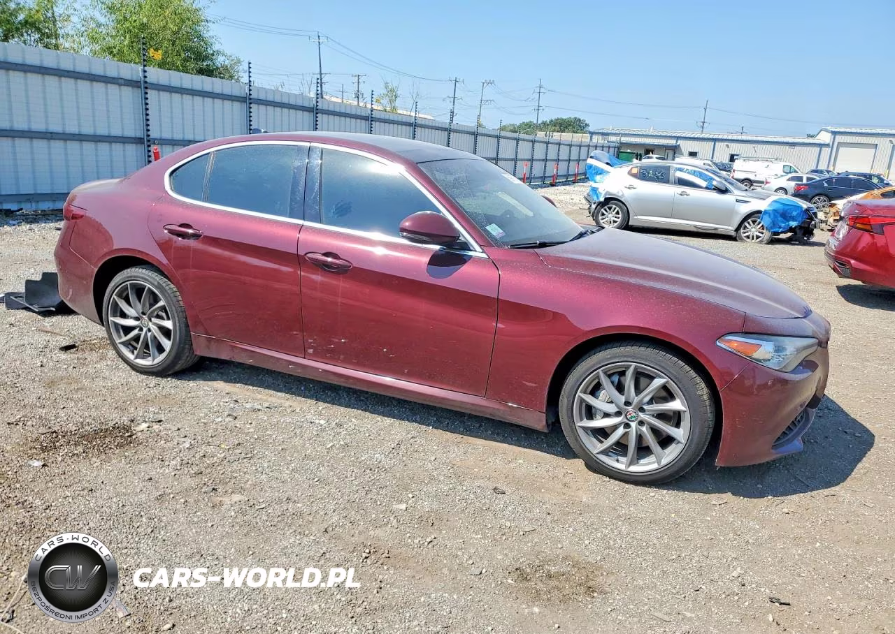 2017 Alfa Romeo Giulia Q4 VIN:ZARFAEDN4H7561188 - 4