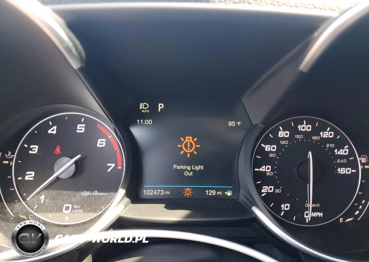 2017 Alfa Romeo Giulia Q4 VIN:ZARFAEDN4H7561188 - 9