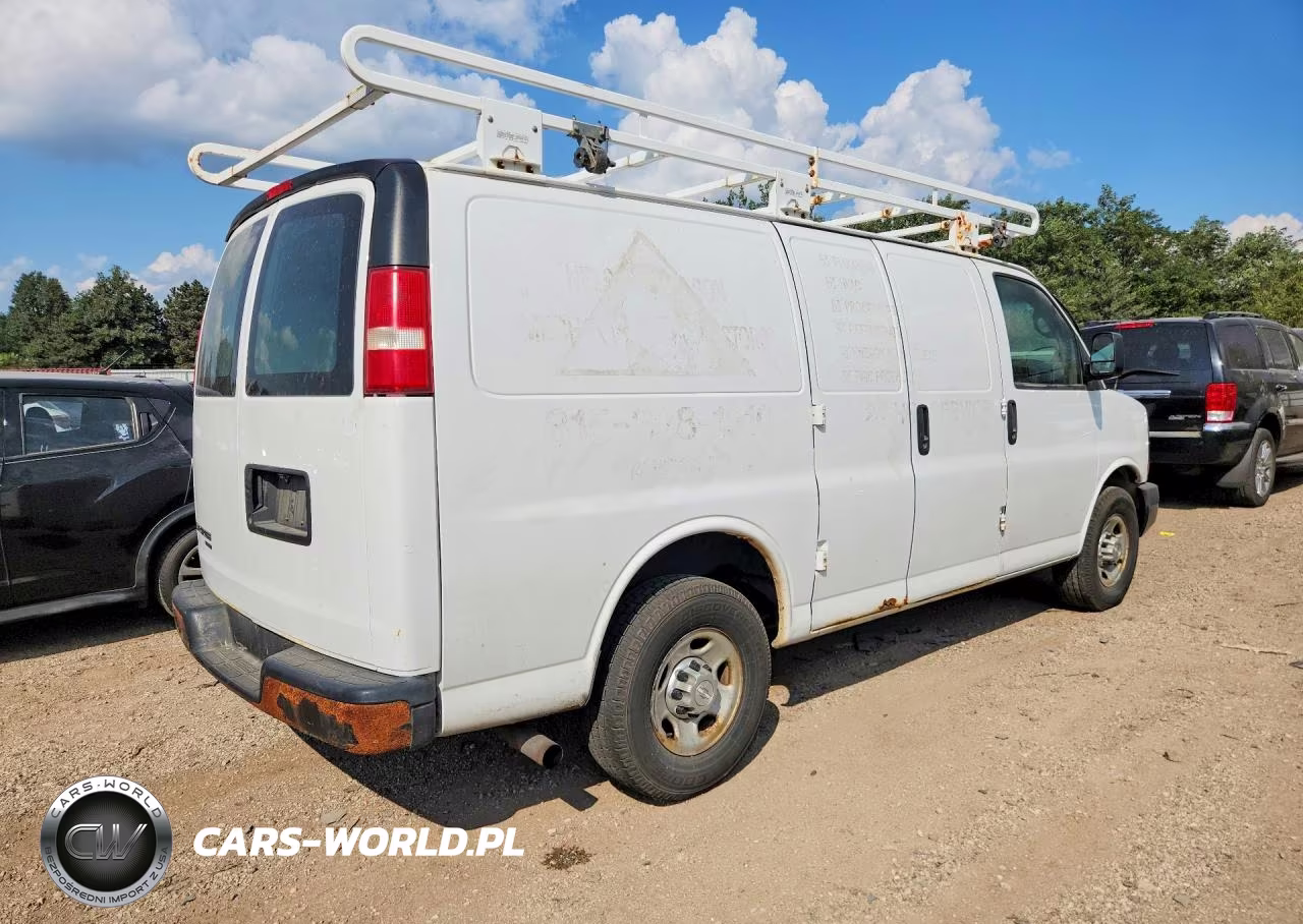 2015 Chevrolet Express G2500 VIN:1GCWGFCF4F1196231 - 3