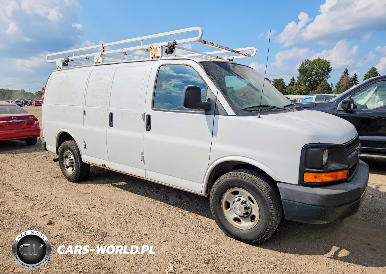 2015 Chevrolet Express G2500 VIN:1GCWGFCF4F1196231 - 4