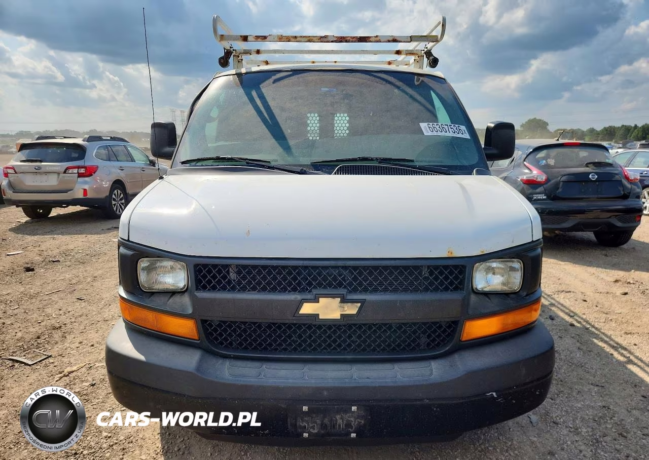 2015 Chevrolet Express G2500 VIN:1GCWGFCF4F1196231 - 5