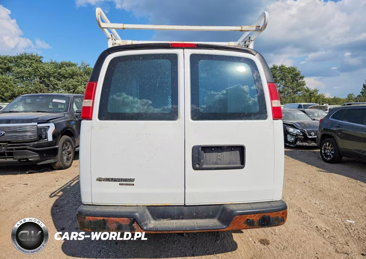 2015 Chevrolet Express G2500 VIN:1GCWGFCF4F1196231 - 6
