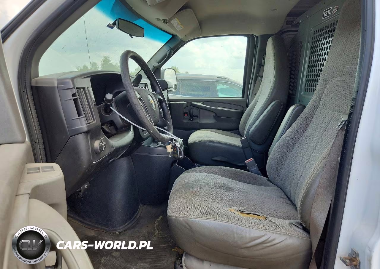 2015 Chevrolet Express G2500 VIN:1GCWGFCF4F1196231 - 7