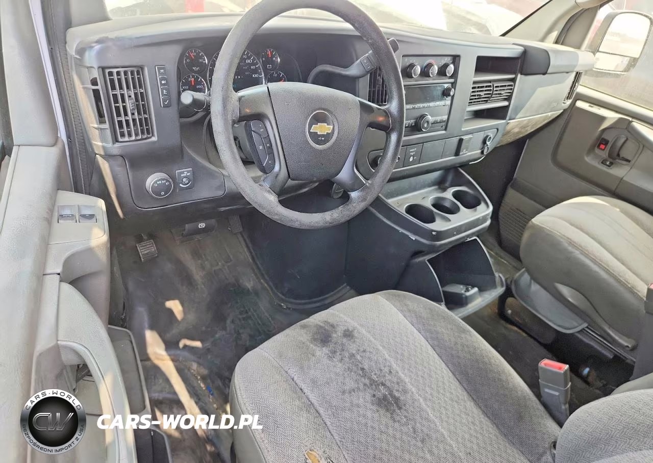 2015 Chevrolet Express G2500 VIN:1GCWGFCF4F1196231 - 8