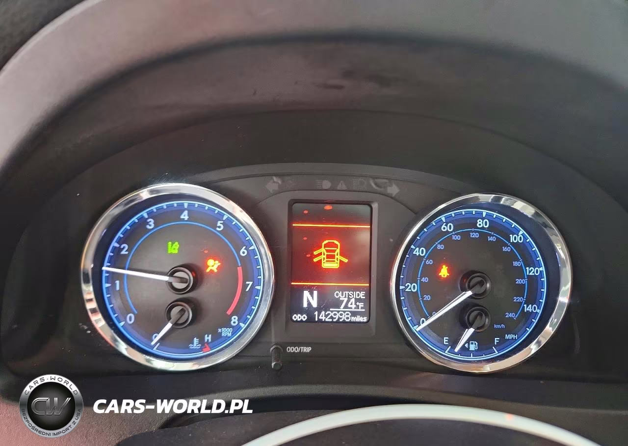 2018 Toyota Corolla Le VIN:2T1BURHE4JC032278 - 9
