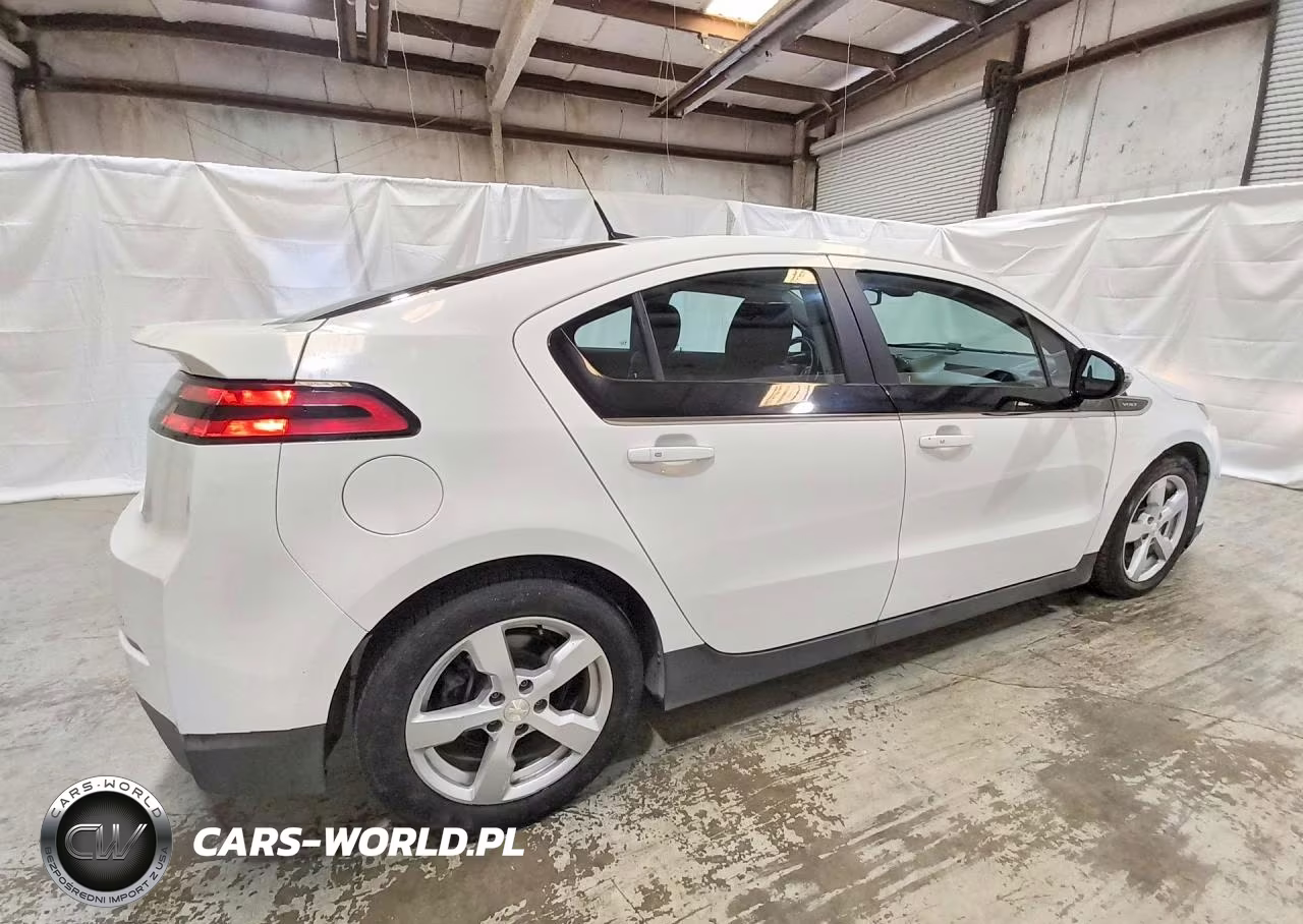 2014 Chevrolet Volt VIN:1G1RE6E45EU136947 - 3