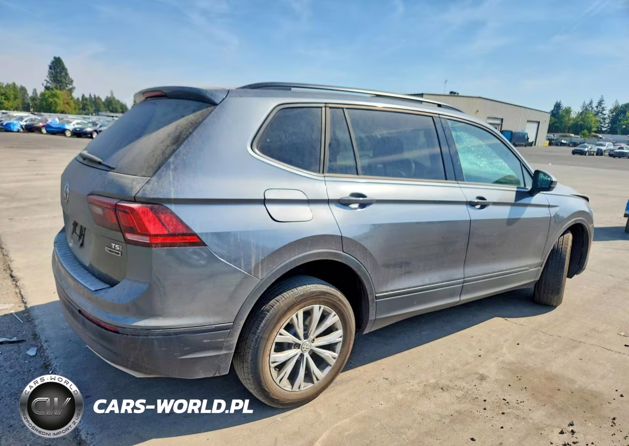 2018 Volkswagen Tiguan S VIN:3VV0B7AX6JM052439 - 3
