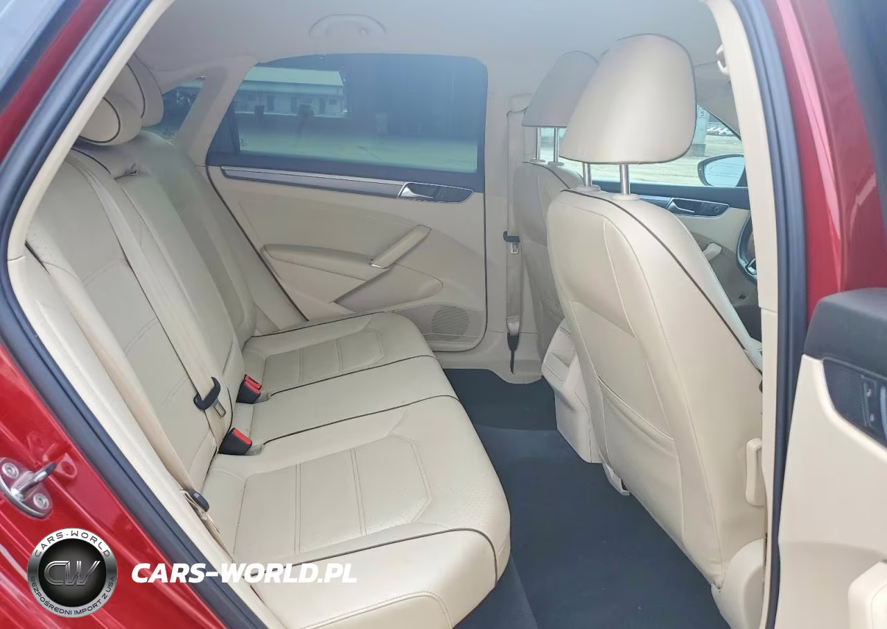 2017 Volkswagen Passat R-Line VIN:1VWDT7A30HC033498 - 10