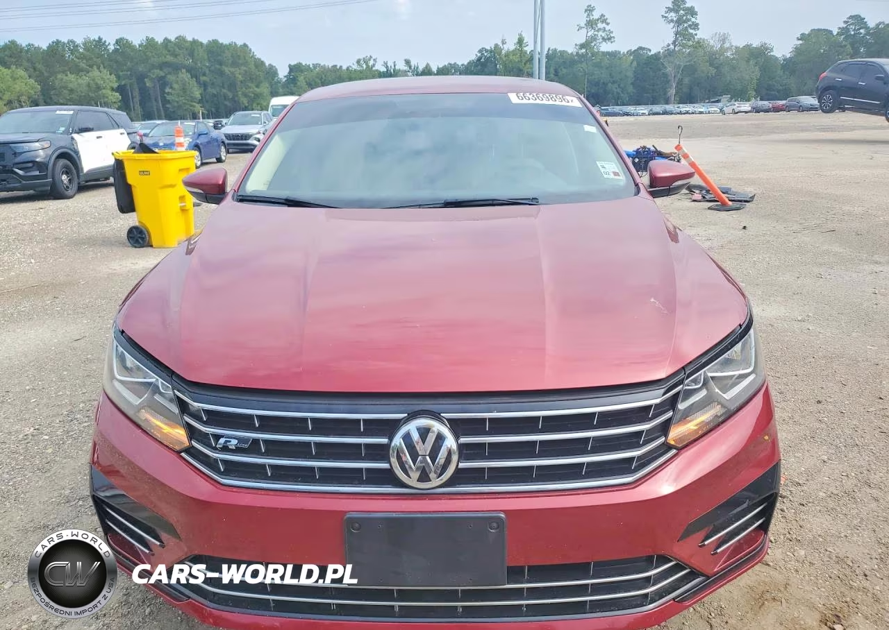 2017 Volkswagen Passat R-Line VIN:1VWDT7A30HC033498 - 5