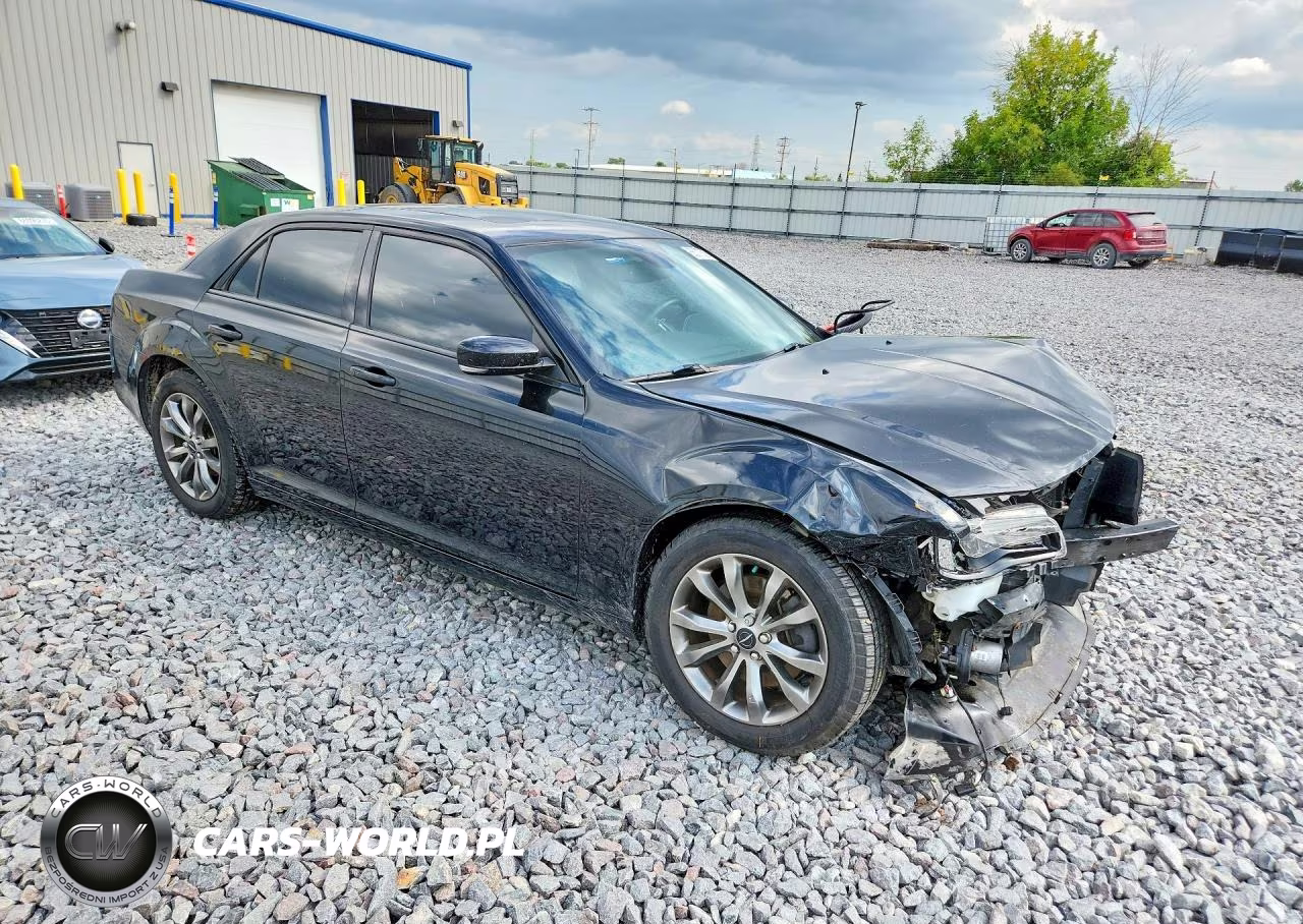 2014 Chrysler 300 S VIN:2C3CCAGG7EH357261 - 4