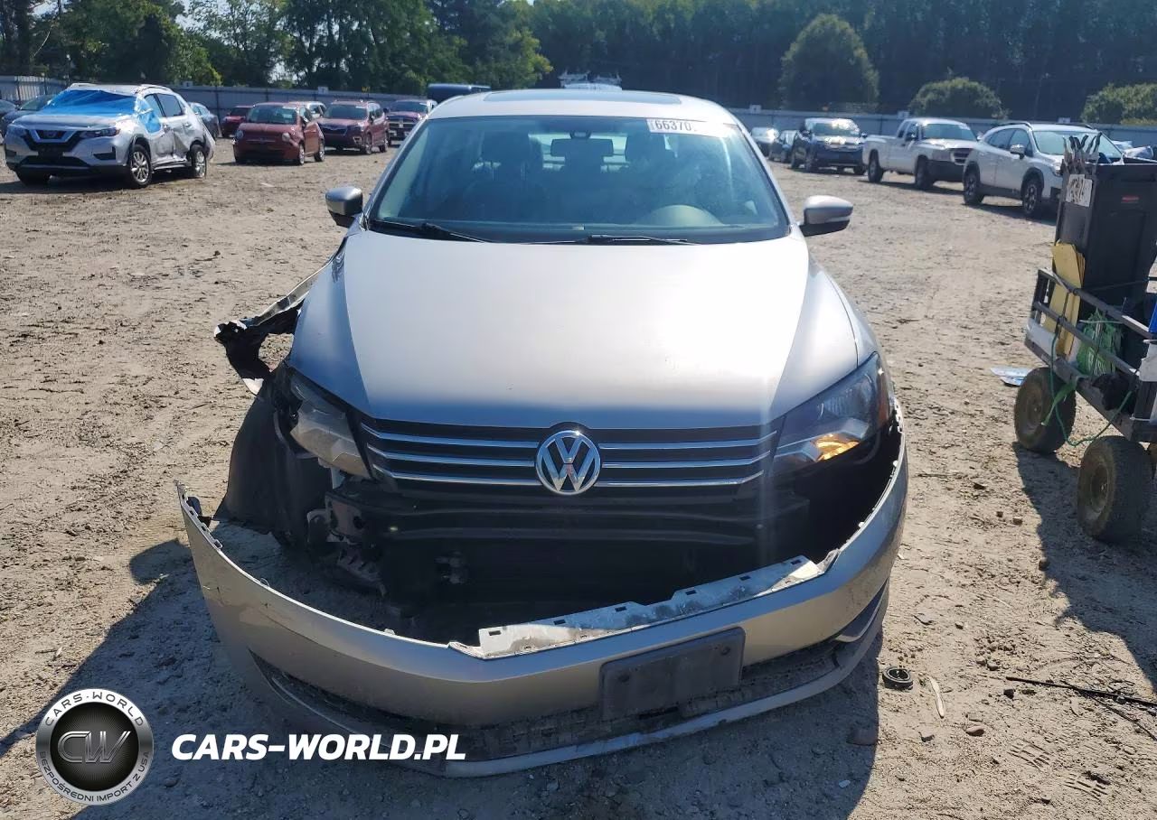 2013 Volkswagen Passat Se VIN:1VWBP7A33DC120320 - 5