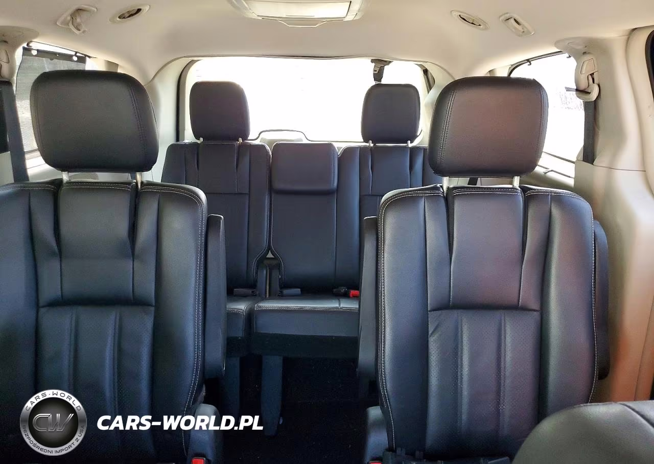 2013 Chrysler Town & Country Touring L VIN:2C4RC1CG5DR711850 - 10