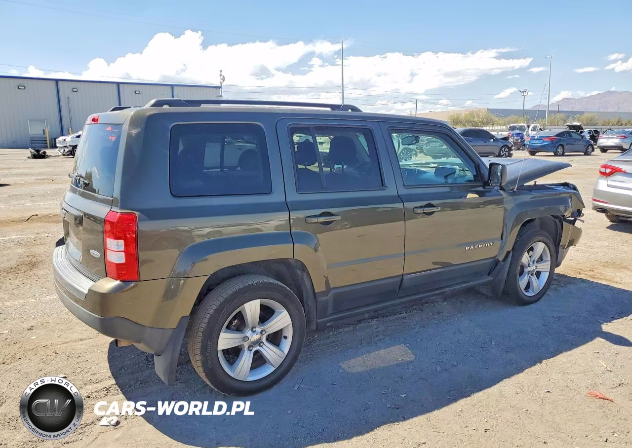 2015 Jeep Patriot Latitude VIN:1C4NJRFBXFD169766 - 3